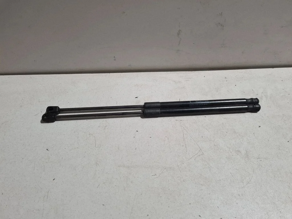 Mootorikapoti amortisaator HK8316C826AA