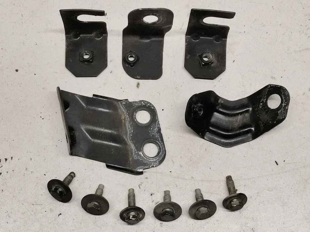 Fender mounting bracket GX6316E128AB