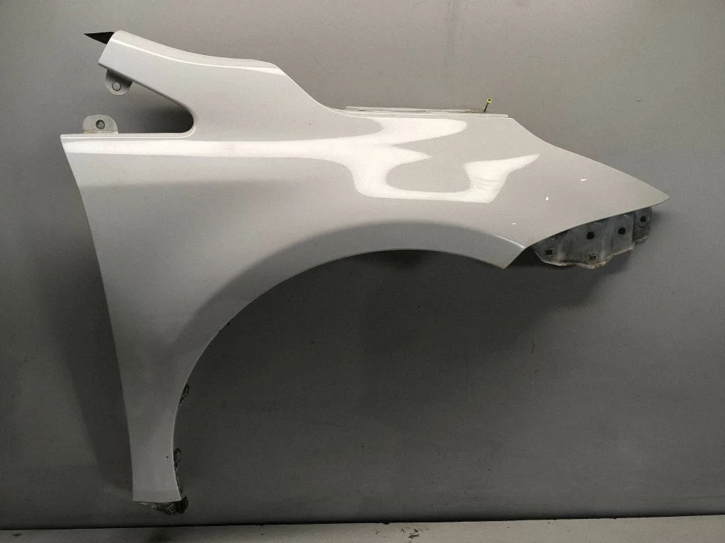 Fender – right