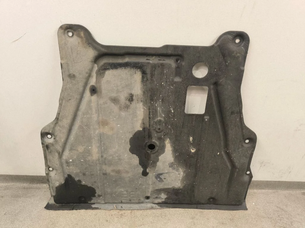 Engine splash shield/under tray 758324BE0A