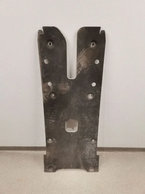 Center/middle under tray cover K8D214385A