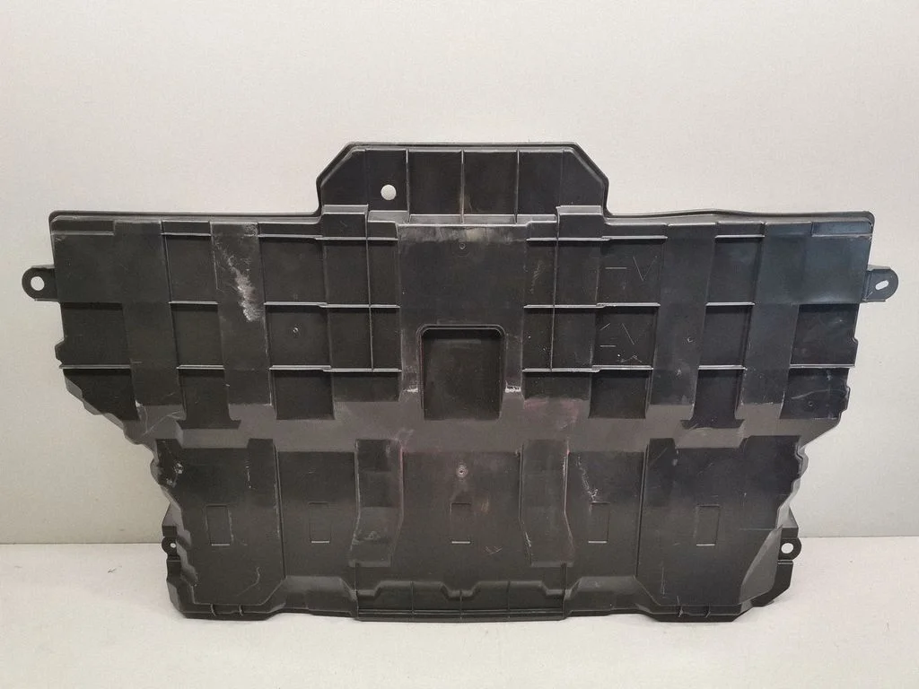 Center/middle under tray cover – Lexus RX 450H (2016-)