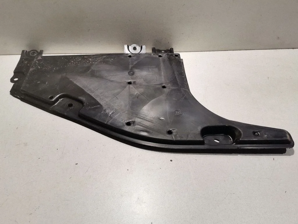 Center/middle under tray cover – Lexus NX (2021-)