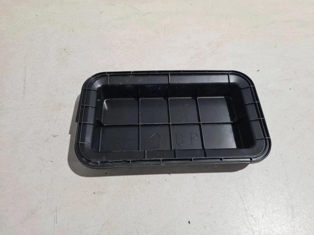 Quarter panel pressure vent 6299748010