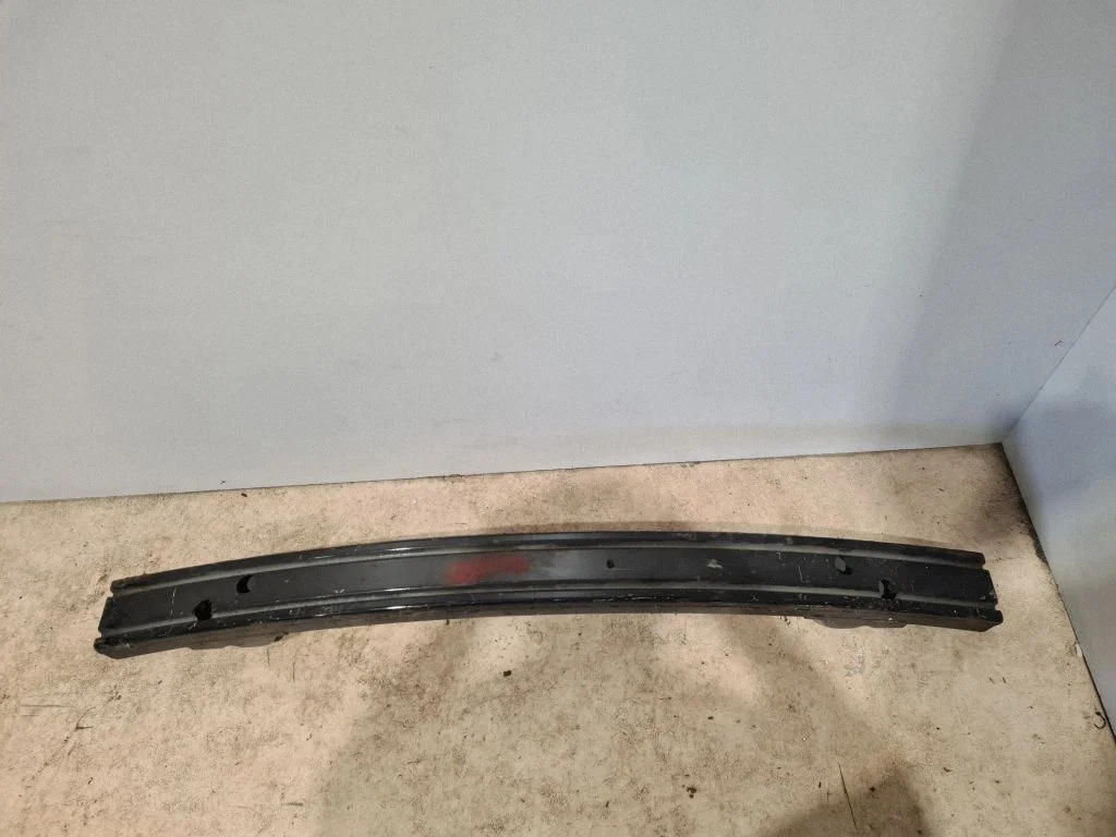 Rear bumper cross member 8203B096