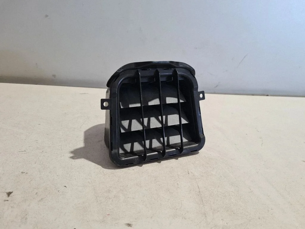 Quarter panel pressure vent – Porsche Macan (95B) (2019-)