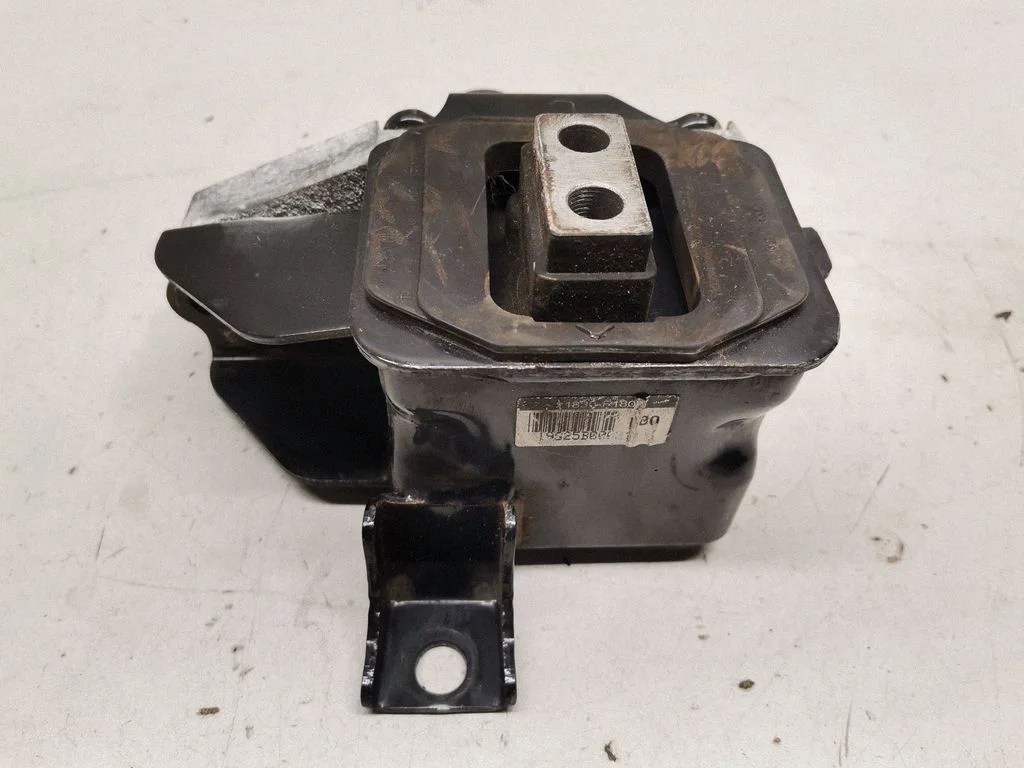 Gearbox mount 21830F1800