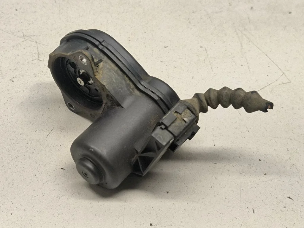 Rear brake caliper 440004CA0A