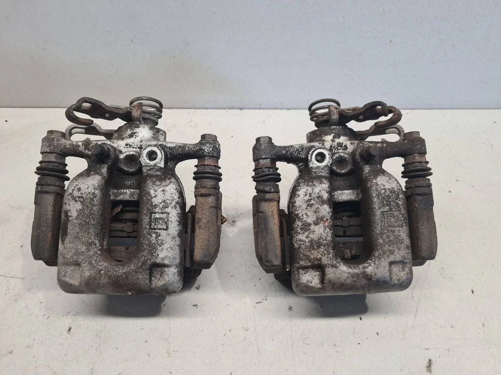 Rear brake caliper 39021737