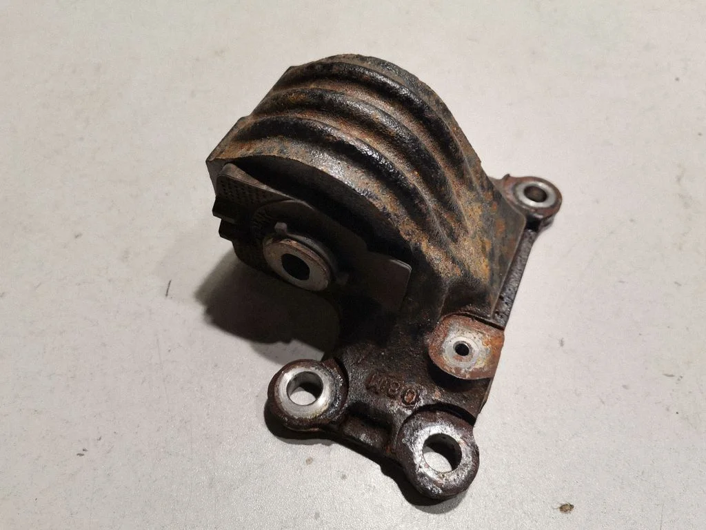 Gearbox mount – Lexus RX 450H (2016-)