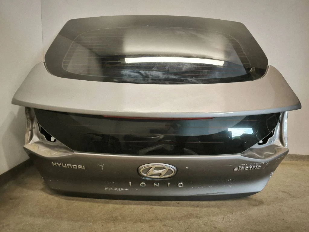 Tailgate/trunk/boot lid – rear