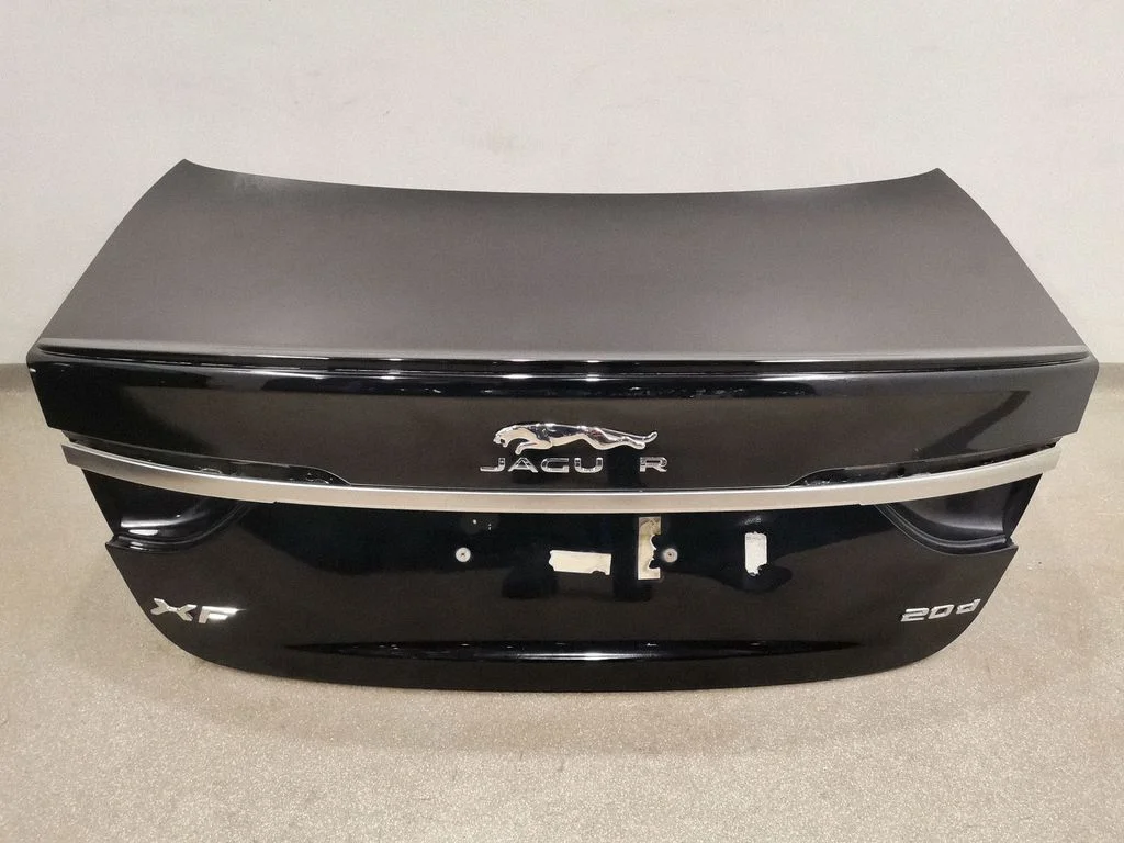 Tailgate/trunk/boot lid – rear