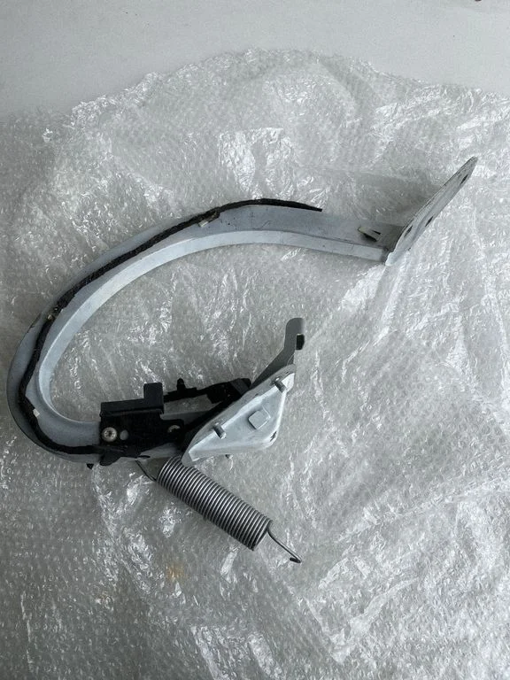 Tailgate/trunk/boot hinge GX73430B57AD