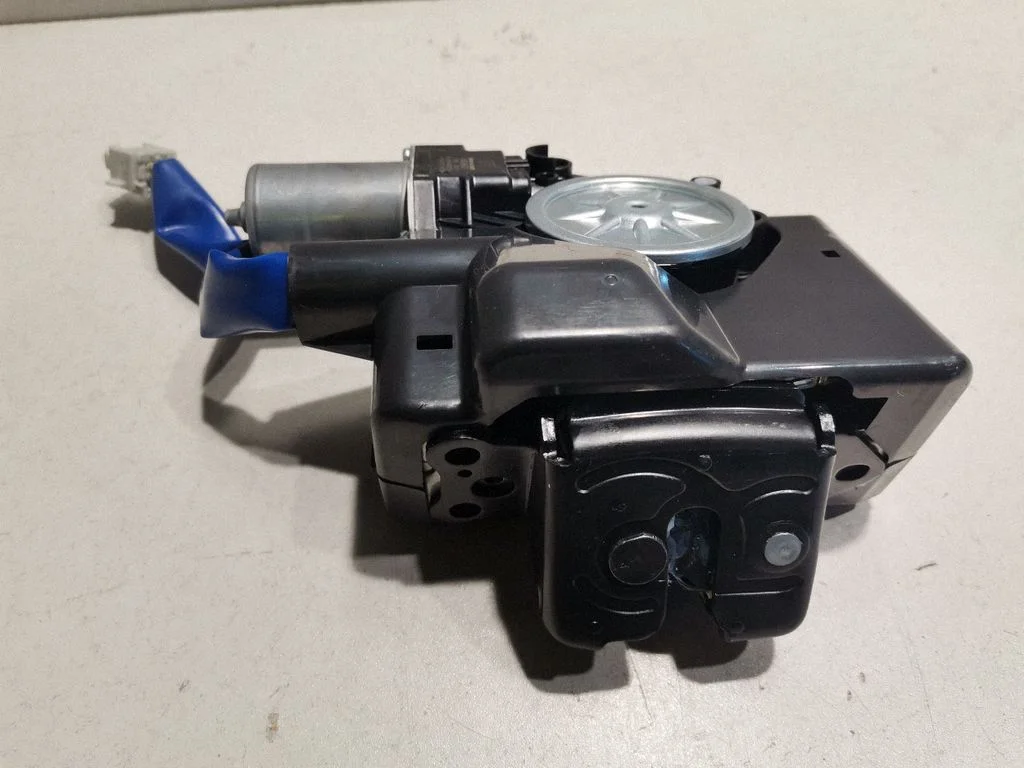 Tailgate/trunk/boot lock/catch/latch 1638000790