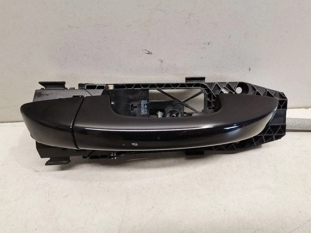 Esiukse välimine käepide 5N0837017C