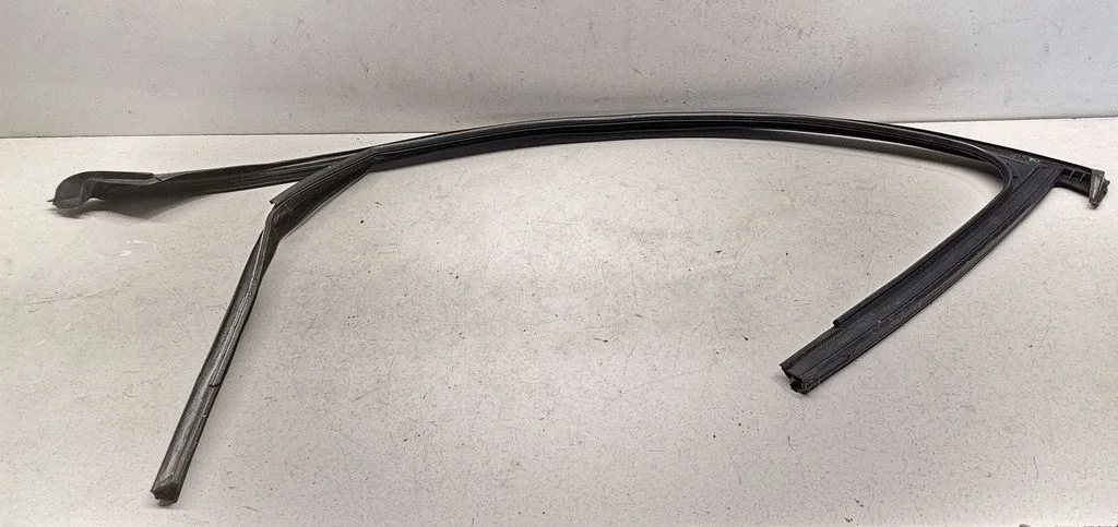 Front door rubber seal – Mercedes-Benz GLC-Class C253 (2016-)