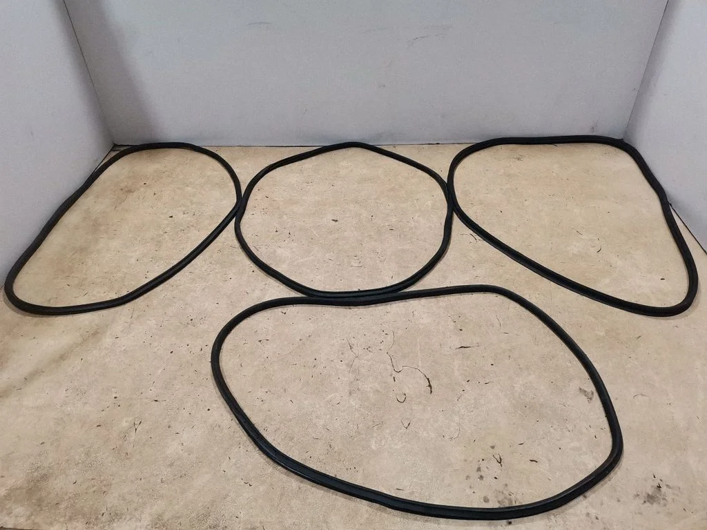 Front door rubber seal