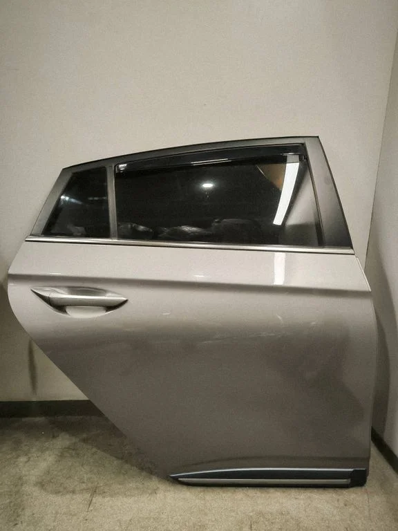 Rear door – right