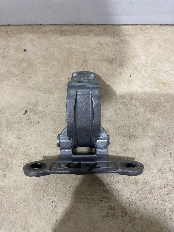 Rear door upper hinge – rear left