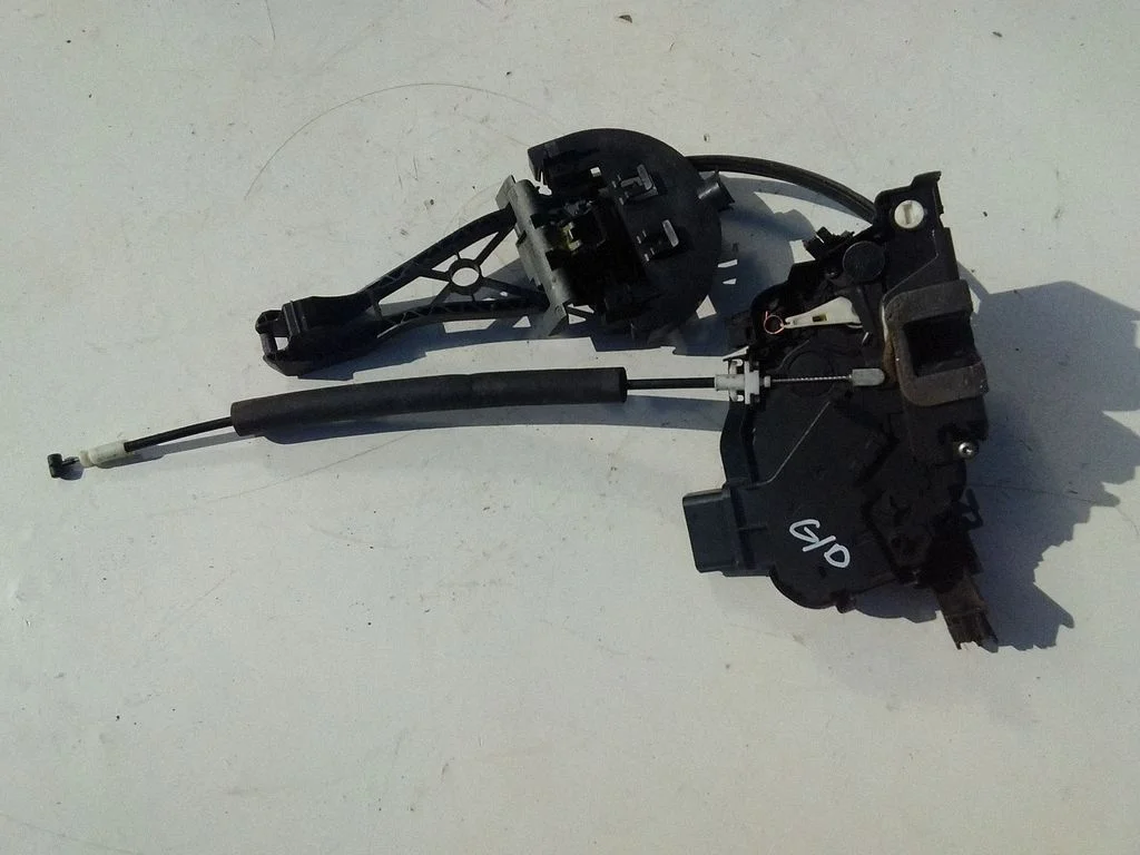 Rear door lock 8X232499CF