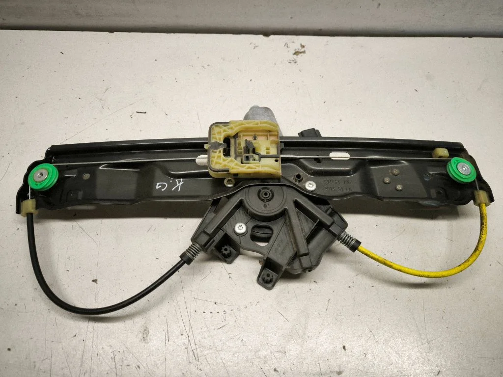 Podnośnik szyby tylnej z silniczkiem – Land Rover Evoque I (2011-2018)