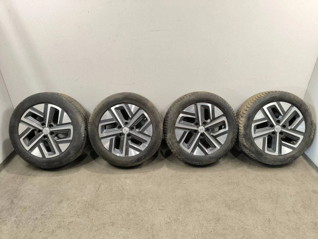 R17 alloy rim 52910K4100