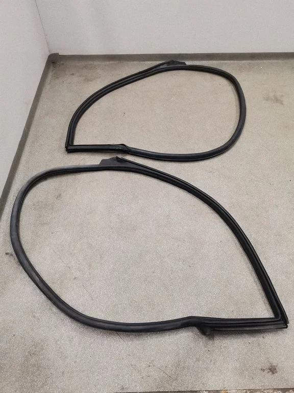 Front door rubber seal 992831704