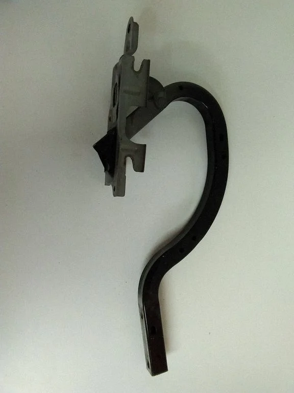 Laadimisukse ülemine hing – Lexus GS 250 350 300H 450H (2013-)