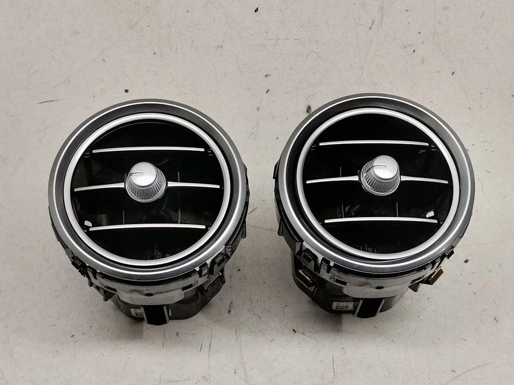 Dash center air vent grill A2058300301