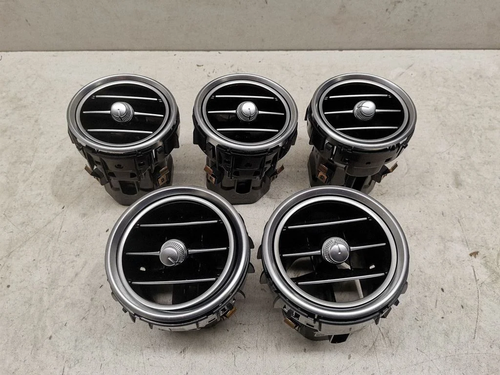 Dash center air vent grill A2058303900