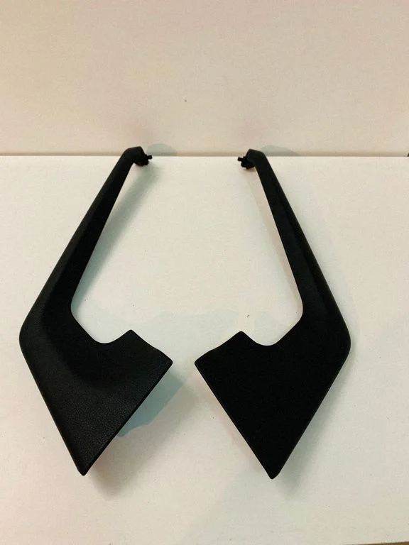 Dashboard glove box trim 95B864365
