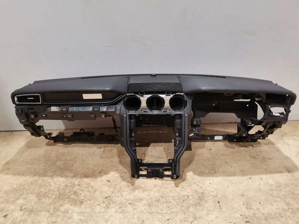 Dashboard FR3B6304318A