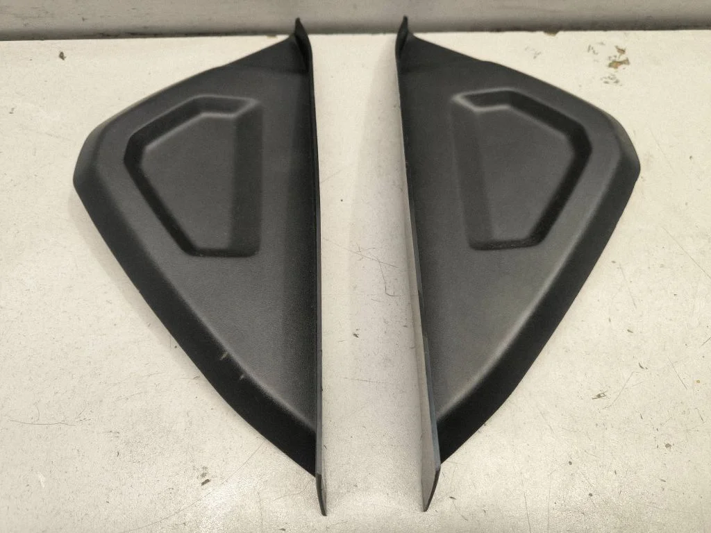 Dashboard side end trim BJ3204480AD
