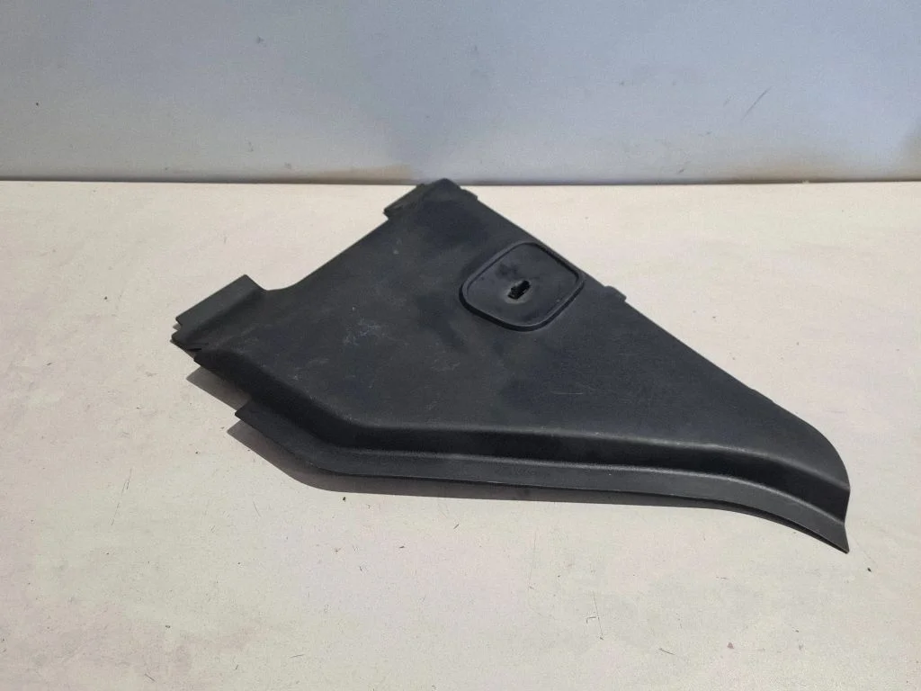 Dashboard side end trim – Mercedes-Benz ML-Class W166 (2012-2017)