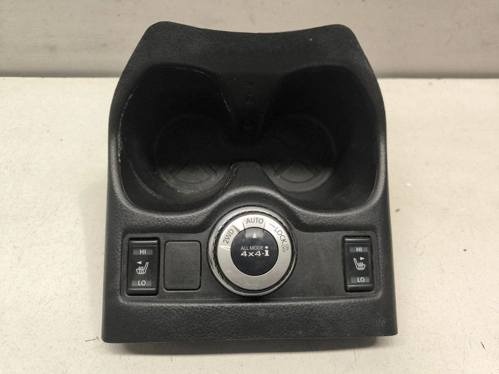 Topsihoidik (eesmine) – Nissan X-Trail T32 (2014-2021)
