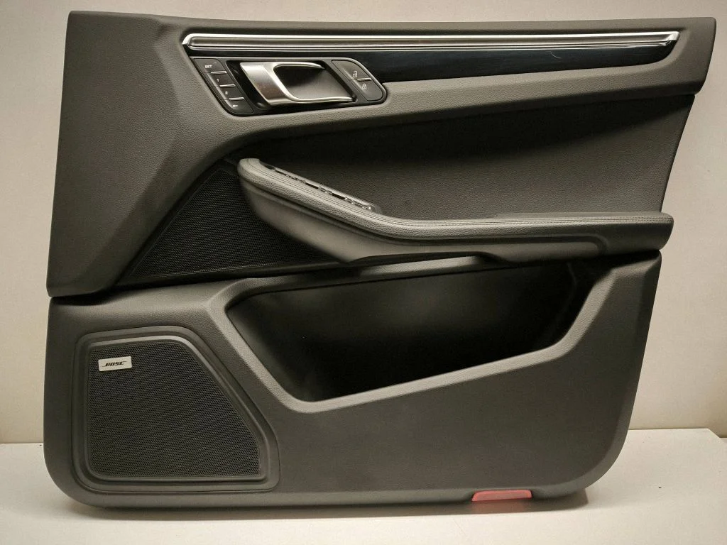 Eesmiste uste sisevooder – Porsche Macan (95B) (2014-2018)