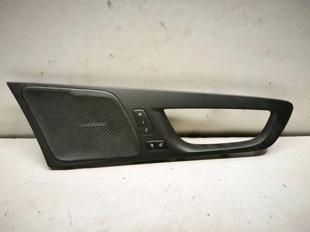 Front door card panel trim 31446069