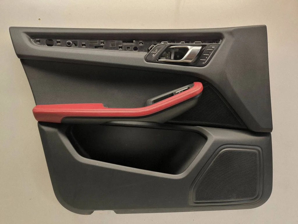 Eesmiste uste sisevooder – Porsche Macan (95B) (2019-)