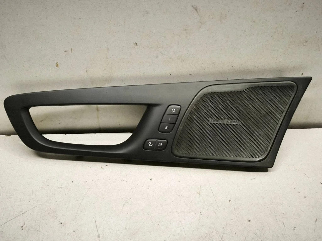 Front door card panel trim 31446068