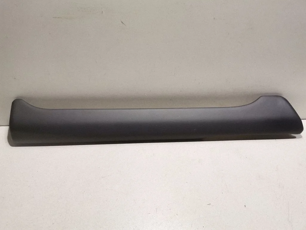 Other rear door trim element L8B227407