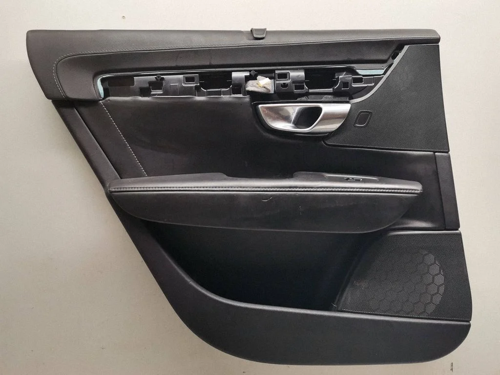 Rear door card panel trim 31393232
