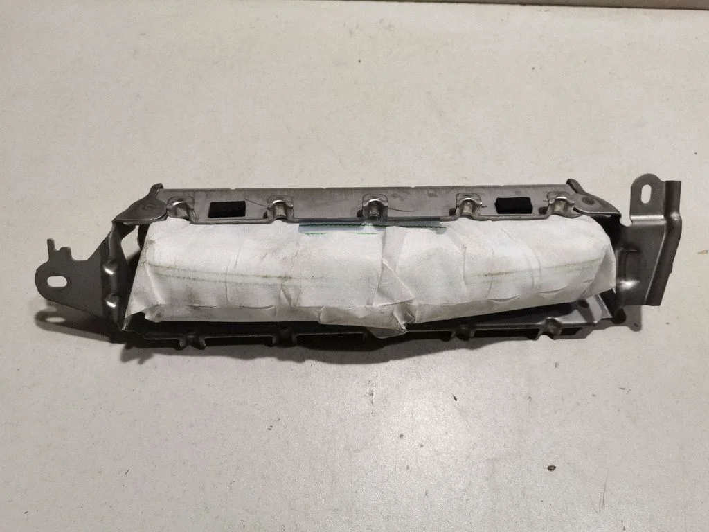 Knee airbag TG13D04001