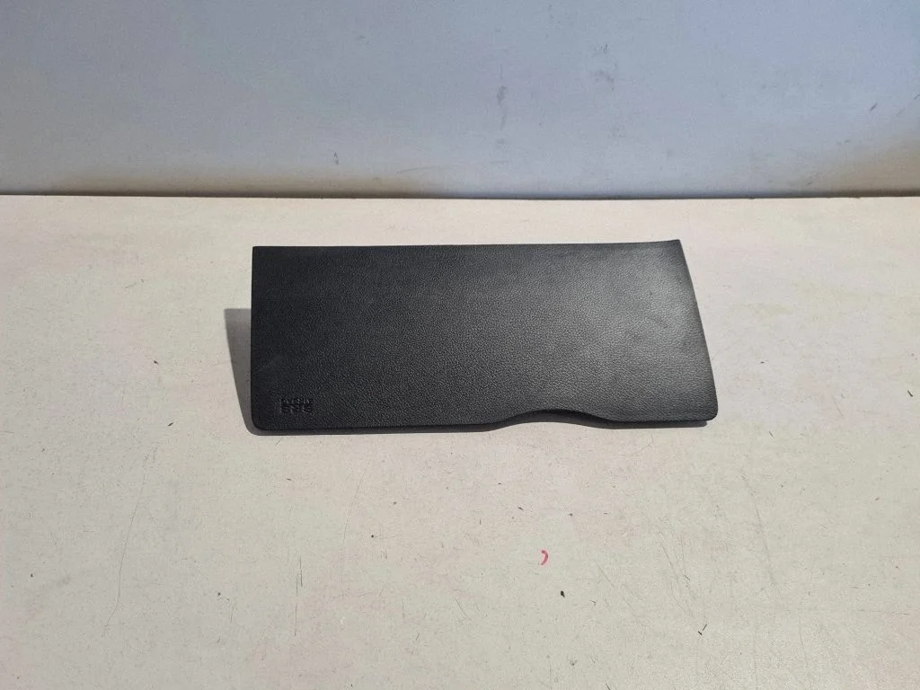 Knee airbag P1NU88DX9AE