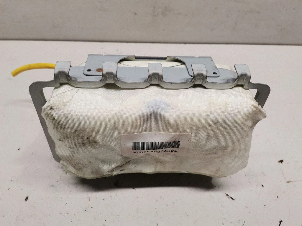 Passenger airbag 7030A311
