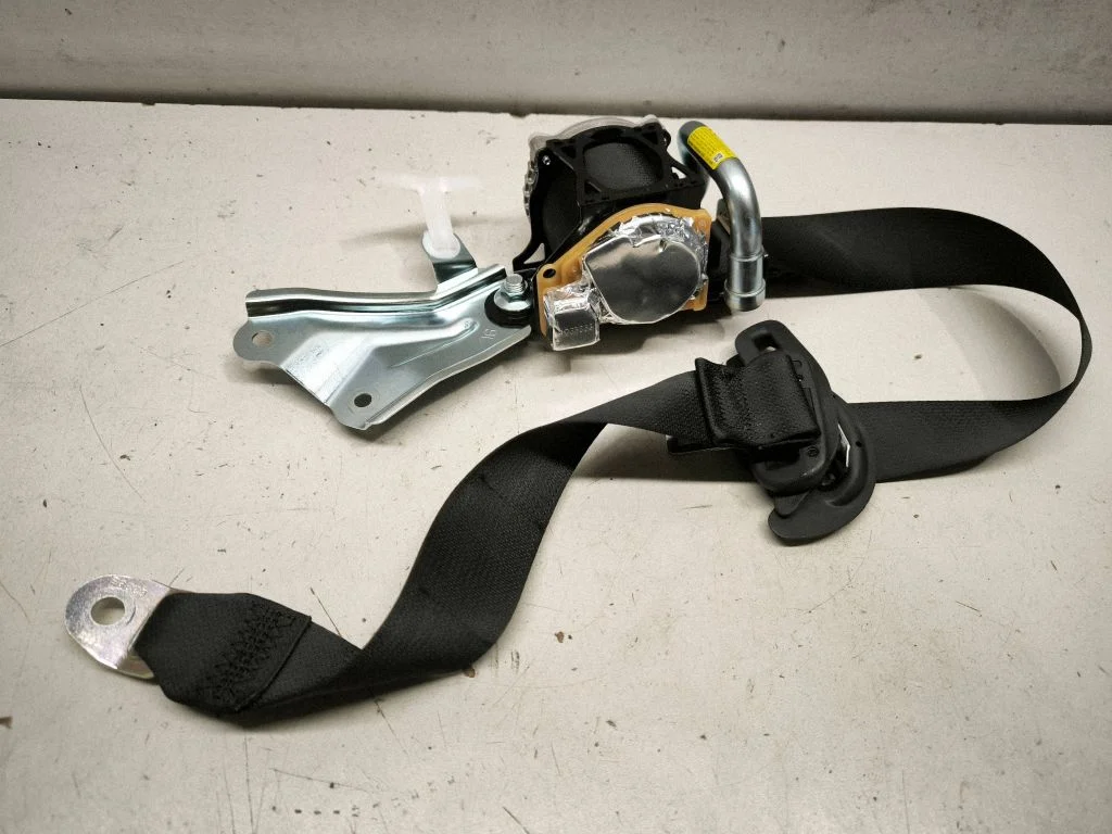 Rear seatbelt 0306T2023