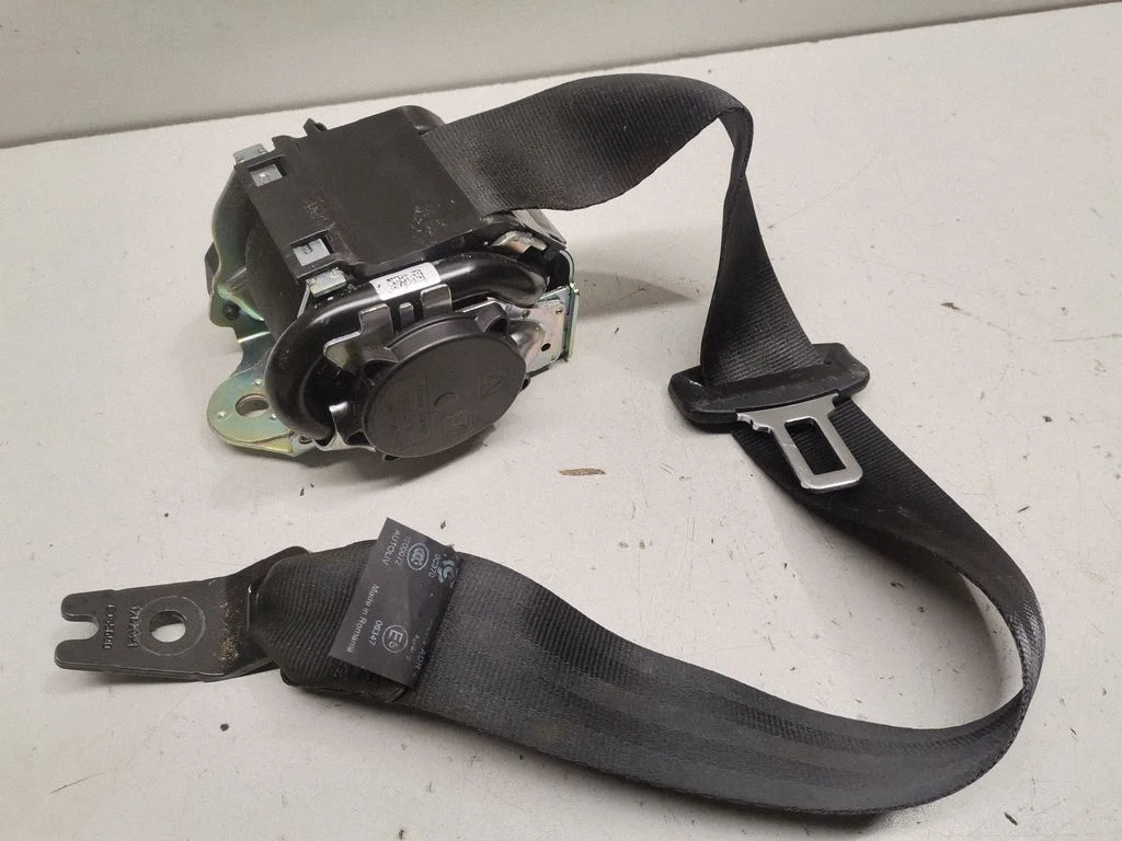 Rear seatbelt 39836042