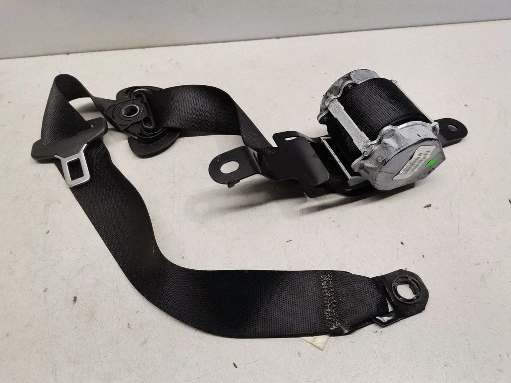 Rear seatbelt 606345501A