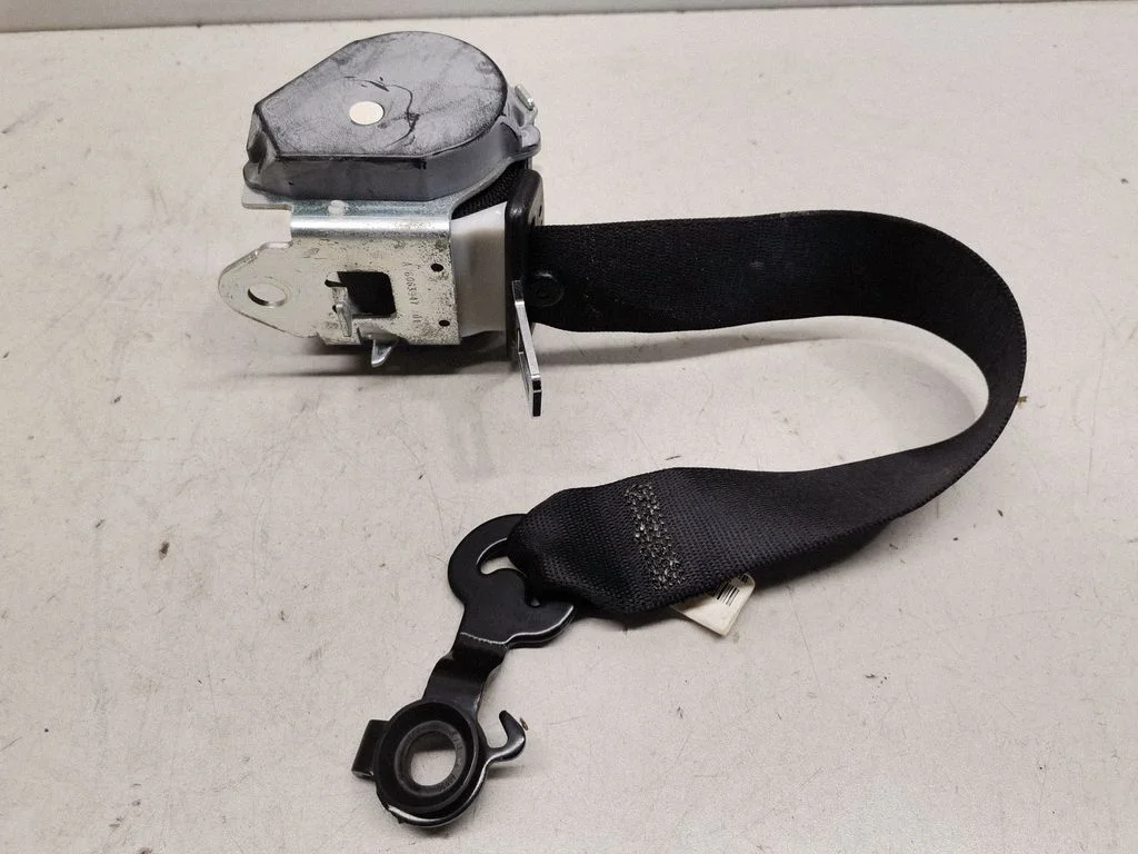 Rear seatbelt 606345700B