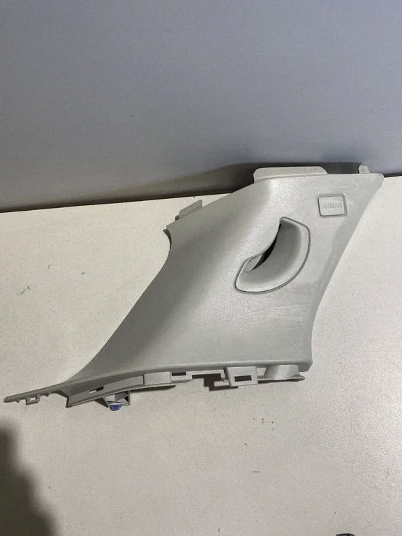 (D) piilari viimistlus (alumine) – Land Rover Discovery Sport (2014-)