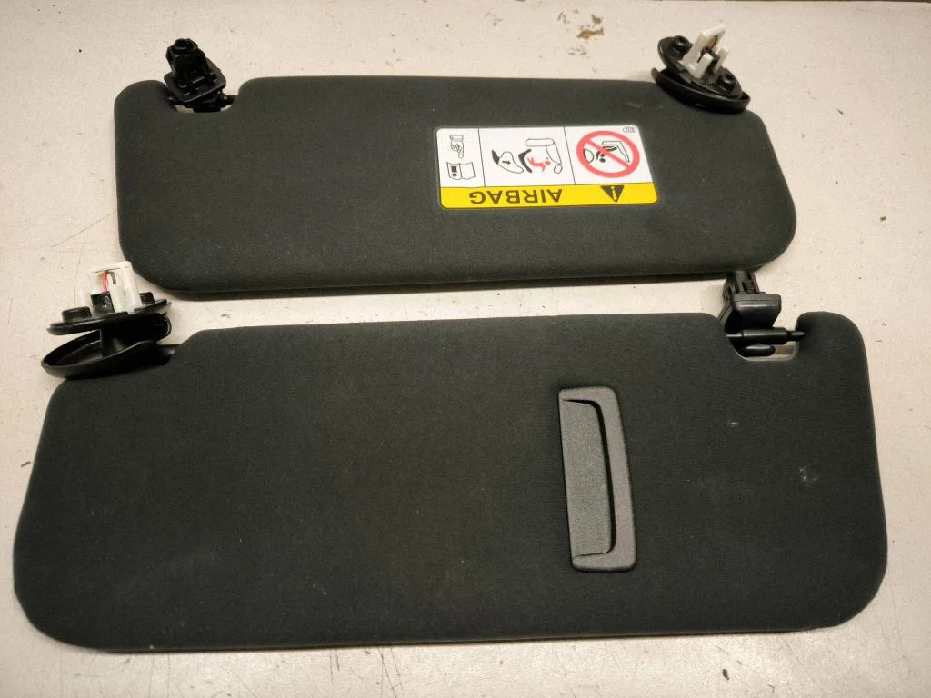 Sun visor – front